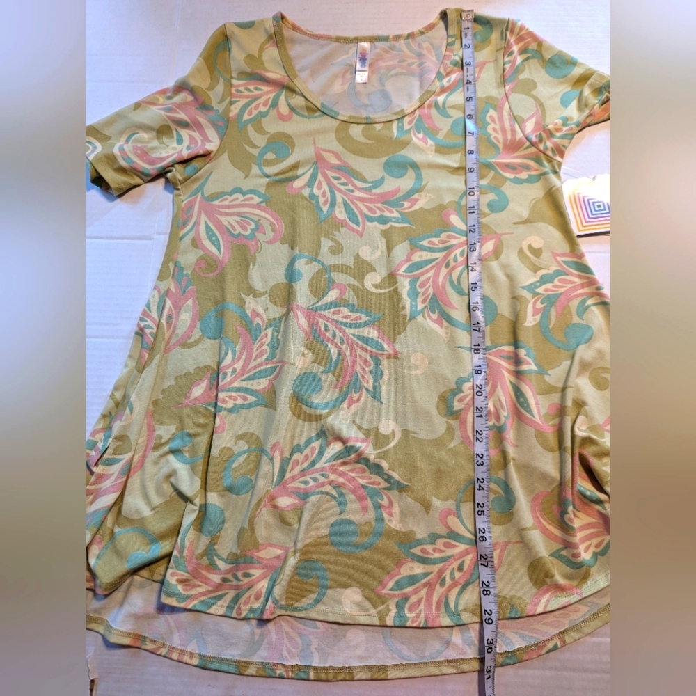 LulaRoe Perfect T Shirt Size Medium BNWT - Picture 8 of 8